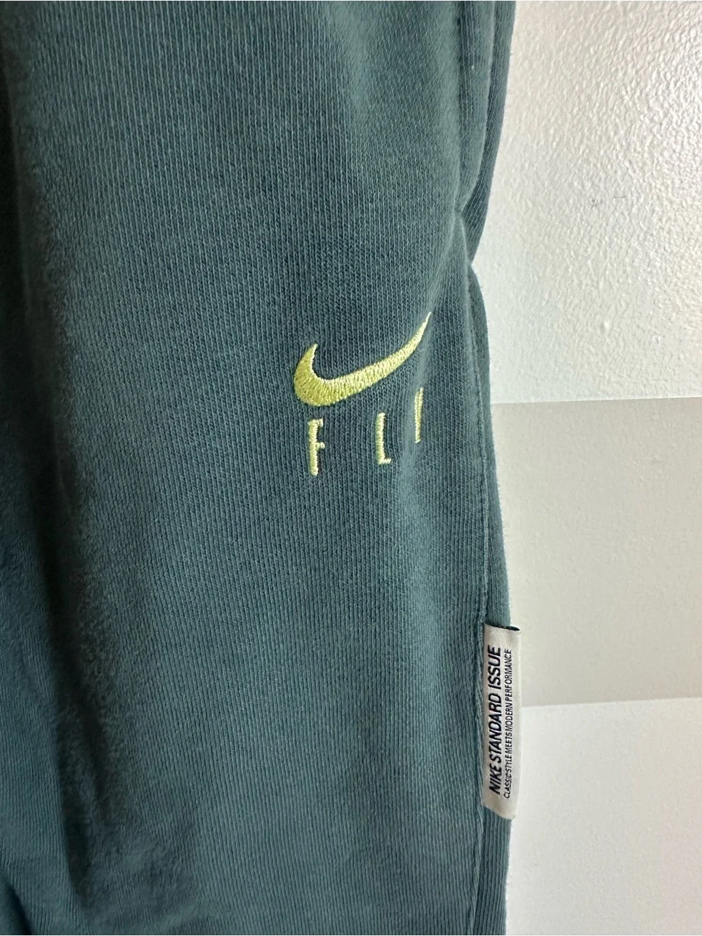 Nike Womens Dri-fit swoosh fly Standard Issue sweatpants